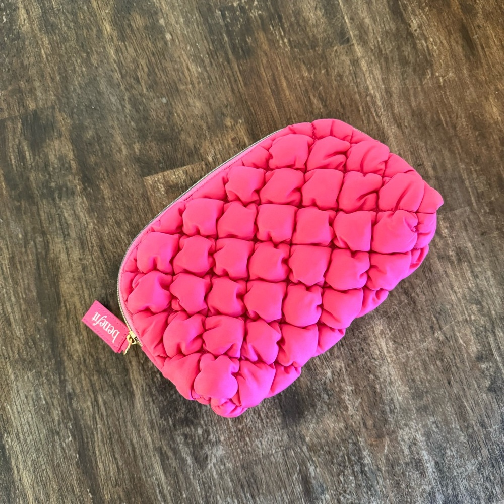 Cosmetic bag